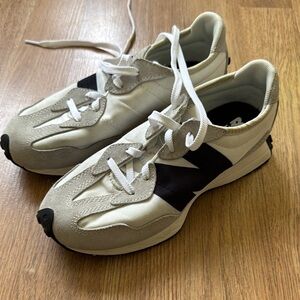 Girls/Boys New Balance 327 nylon sneakers size 2